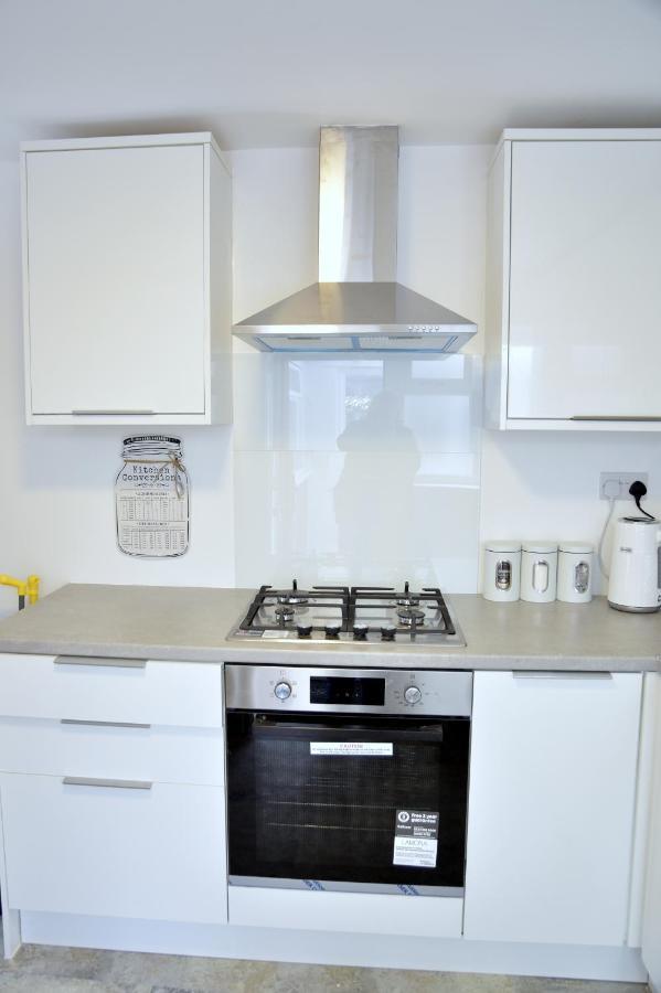 Lindrick Villa- 3bd Bunglow , Free Parking- Long *